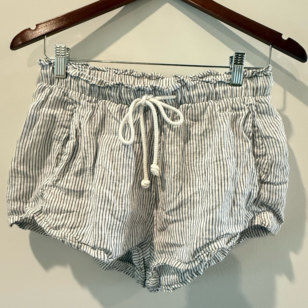 Left On Friday Getaway Shorts - Picture 2 of 9